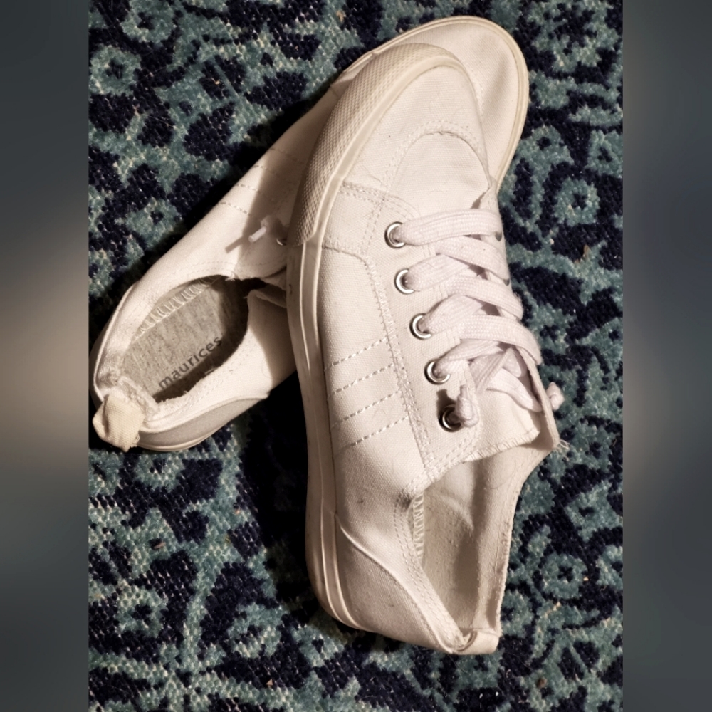 Maurices size 9 sneakers